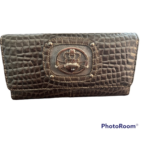 NWT Kathy Van Zeeland Silver Patent Croc Wallet - Picture 7 of 7